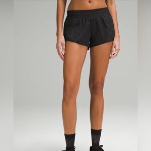 Lululemon Hotty Hot Low Rise Lined Short 2.5 inch